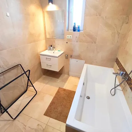 Comfort For 6 & Loggia & Free Parking Villa *