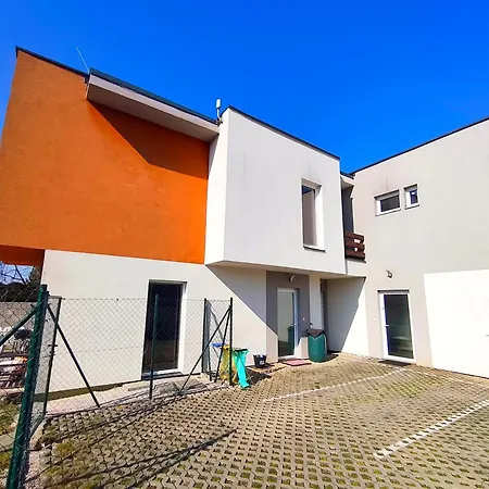 Villa Comfort For 6 & Loggia & Free Parking Žilina