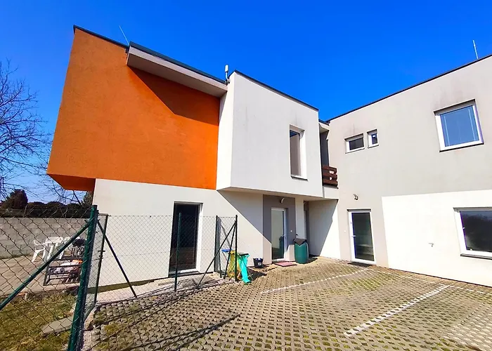 Villa Comfort For 6 & Loggia & Free Parking Žilina